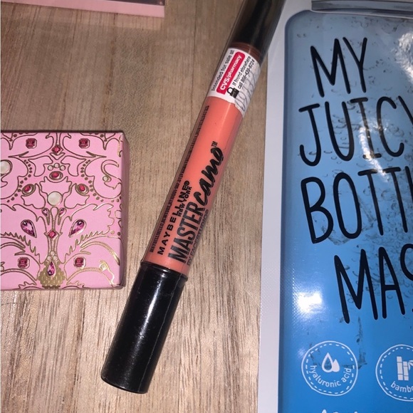 Makeup bundle - Picture 4 of 5